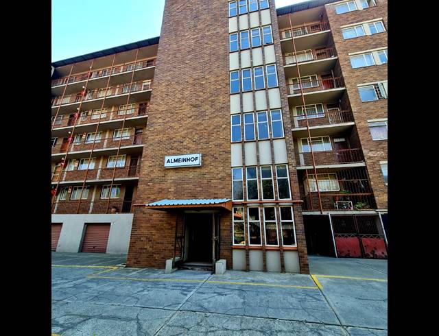 3 BEDROOM FLAT FOR SALE IN SASOLBURG CENTRAL